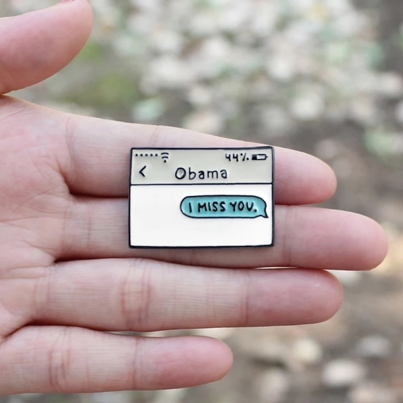 Message box Fashion pin - Picture 3 of 4